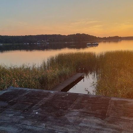 Mecklenburgische Seenplatte - Fh Mit Optionalem Steg Und Ruderboot Grosszerlang 외부 사진