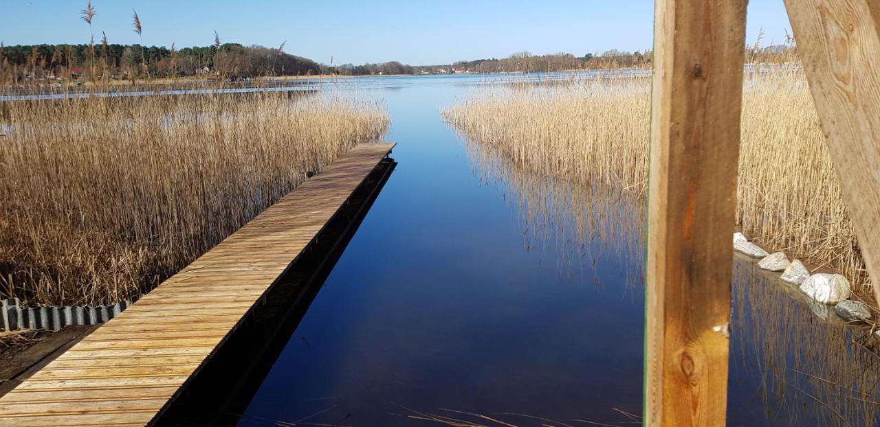 Mecklenburgische Seenplatte - Fh Mit Optionalem Steg Und Ruderboot Grosszerlang 외부 사진
